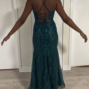 Elegant Green Sequin Evening Dress